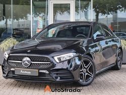 Zwart Gebruikt 2022 Mercedes A200 AMG line Sedan | € 26.700 (Goede deal)