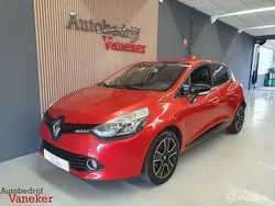Rood, metallic lak Gebruikt 2015 Renault Clio IV Dynamique Hatchback | € 7.995 (Eerlijke prijs)