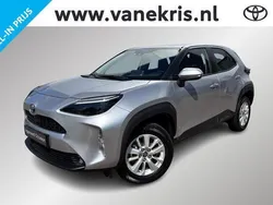 Grijs, metallic lak Gebruikt 2024 Toyota Yaris Cross Limited SUV | € 27.699 (Goede deal)