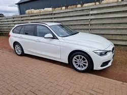 Wit Gebruikt 2018 BMW 320 Executive Stationwagen | € 21.950 (Super prijs)