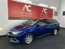 Blauw Gebruikt 2015 Toyota Auris Executive Stationwagen | € 13.950 (Iets duurder)