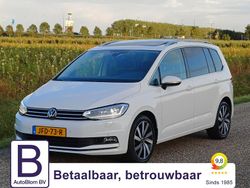 Wit Gebruikt 2021 VW Touran Highline MPV | € 30.290 (Eerlijke prijs)