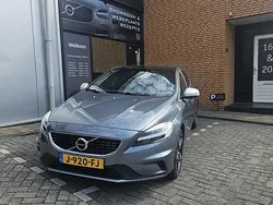 Grijs Gebruikt 2020 Volvo V40 R-Design Stationwagen | € 21.950 (Eerlijke prijs)