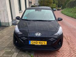 Zwart Gebruikt 2024 Hyundai i10 Comfort Hatchback | € 17.900 (Eerlijke prijs)