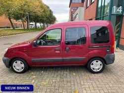 Rood Gebruikt 2004 Renault Kangoo Expression MPV | € 3.250 (Iets duurder)