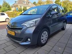Grijs Gebruikt 2013 Toyota Verso-S MPV | € 8.250 (Super prijs)