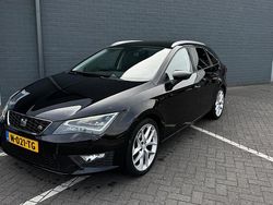 Zwart Gebruikt 2015 Seat Leon ST FR Stationwagen | € 11.475