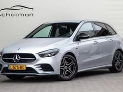 Grijs Gebruikt 2020 Mercedes B250 AMG MPV | € 27.500 (Eerlijke prijs)