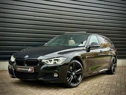 Zwart / black sapphire metallic (475) Gebruikt 2016 BMW 330 M Sport Stationwagen | € 25.950 (Eerlijke prijs)