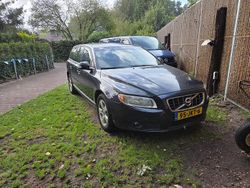 Grijs (metallic) Gebruikt 2009 Volvo V70 Momentum Stationwagen | € 3.200