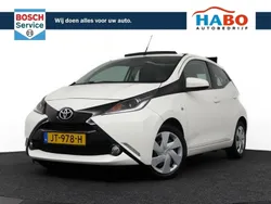 Wit Gebruikt 2016 Toyota Aygo X-wave Hatchback | € 9.845 (Iets duurder)