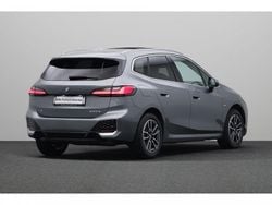 Skyscraper grey metallic (grijs metallic) Gebruikt 2024 BMW 230e Active Tourer Comfort Edition MPV | € 47.880