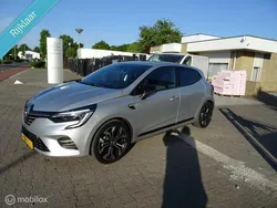 Grijs Gebruikt 2022 Renault Clio V Intens Hatchback | € 19.450 (Eerlijke prijs)