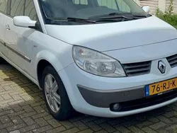 Wit Gebruikt 2005 Renault Scénic II MPV | € 950 (Eerlijke prijs)