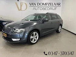 Grijs Gebruikt 2015 Skoda Octavia Business Line Stationwagen | € 9.950 (Duur)