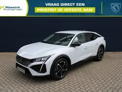 Blanc okenite (wit metallic) Nieuw 2025 Peugeot 408 Allure Sedan | € 42.735 (Eerlijke prijs)