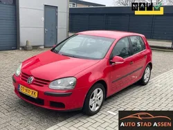 Rood Gebruikt 2004 VW Golf IV Hatchback | € 2.250