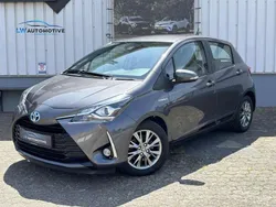 Grijs Gebruikt 2017 Toyota Yaris Hybrid Design Hatchback | € 13.945 (Eerlijke prijs)