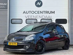 Zwart, metallic lak Gebruikt 2007 Renault Clio II Dynamique Hatchback | € 1.950 (Eerlijke prijs)