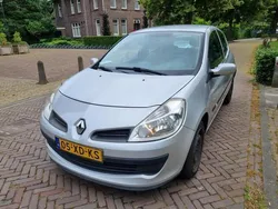 Grijs Gebruikt 2007 Renault Clio II Expression Hatchback | € 1.699 (Eerlijke prijs)
