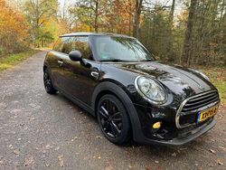 Zwart Gebruikt 2017 Mini ONE Hatchback | € 11.000 (Goede deal)
