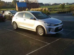Zilver Gebruikt 2017 Kia Rio Sedan | € 12.200 (Eerlijke prijs)