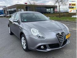 Grijs Gebruikt 2014 Alfa Romeo Giulietta Distinctive Hatchback | € 10.950 (Goede deal)