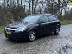 Zwart Gebruikt 2004 Opel Astra Hatchback | € 1.350 (Eerlijke prijs)