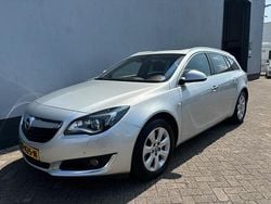 Grijs, metallic lak Gebruikt 2017 Opel Insignia Business Stationwagen | € 11.450 (Goede deal)