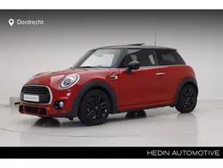 Chili red Gebruikt 2019 Mini Cooper Hatchback | € 23.495