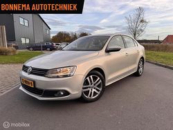 Grijs Gebruikt 2011 VW Jetta Highline Sedan | € 9.995 (Duur)