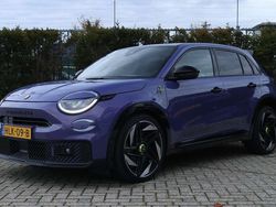 Paars Gebruikt 2025 Abarth 600e Scorpionissima SUV | € 39.900