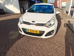 Wit Gebruikt 2012 Kia Rio Plus MPV | € 7.500 (Duur)
