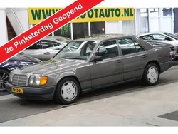 Grijs Gebruikt 1989 Mercedes E230 Sedan | € 5.944