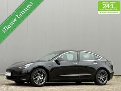 Zwart (metallic) Gebruikt 2020 Tesla Model 3 Standard Range Sedan | € 17.995 (Eerlijke prijs)