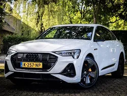 Wit Gebruikt 2020 Audi e-tron Sportback Comfort SUV | € 37.450 (Iets duurder)