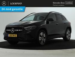 Donker kosmoszwart metaalkleur metallic Gebruikt 2024 Mercedes GLA250 Progressive SUV | € 45.750 (Eerlijke prijs)