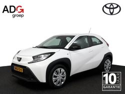 Wit Gebruikt 2024 Toyota Aygo Play Hatchback | € 17.900 (Eerlijke prijs)