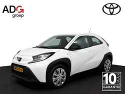 Wit Gebruikt 2024 Toyota Aygo Play Hatchback | € 18.450 (Eerlijke prijs)