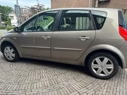 Bruin Gebruikt 2009 Renault Scénic III Authentique MPV | € 2.350 (Eerlijke prijs)