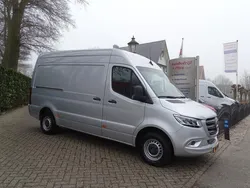 Grijs Gebruikt 2023 Mercedes Sprinter Van | € 48.750 (Goede deal)