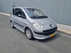 Grijs Gebruikt 2005 Peugeot 1007 Hatchback | € 3.450 (Iets duurder)
