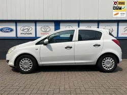 Wit Gebruikt 2009 Opel Corsa Selection Hatchback | € 3.995 (Eerlijke prijs)