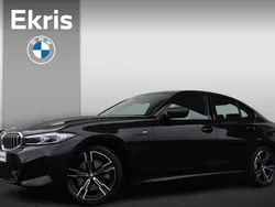 Saphirschwarz metallic (zwart metallic) Gebruikt 2024 BMW 330e M Sport Sedan | € 47.900 (Super prijs)