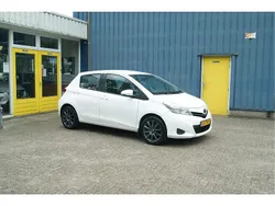 Wit Gebruikt 2012 Toyota Yaris Hatchback | € 4.444 (Eerlijke prijs)