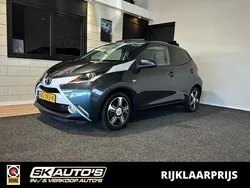 Grijs Gebruikt 2017 Toyota Aygo X-clusiv Hatchback | € 8.995 (Eerlijke prijs)