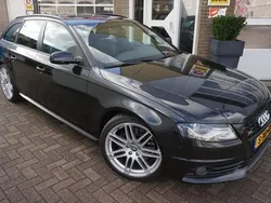 Zwart, metallic lak Gebruikt 2011 Audi A4 S-Line Stationwagen | € 16.445 (Eerlijke prijs)