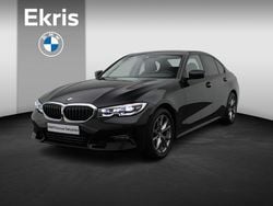 Zwart (metallic) Gebruikt 2021 BMW 318 Executive Sedan | € 29.900 (Goede deal)