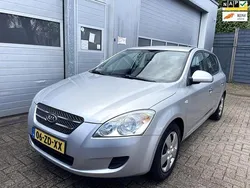 Grijs Gebruikt 2008 Kia Ceed 2 Hatchback | € 2.250 (Goede deal)