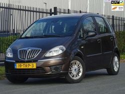 Bruin Gebruikt 2012 Lancia Musa Gold MPV | € 5.999 (Eerlijke prijs)